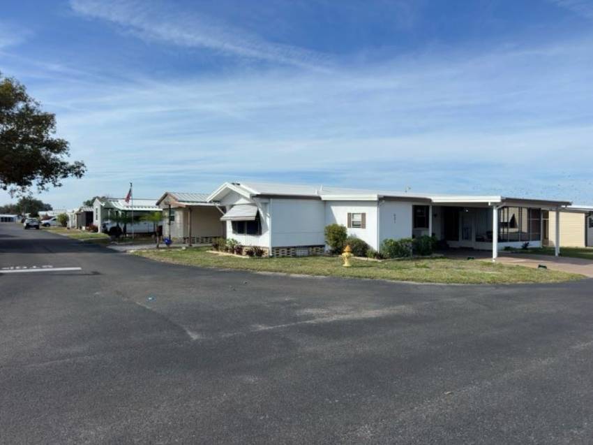 681 Lake Henry a Winter Haven, FL Mobile or Manufactured Home for Sale